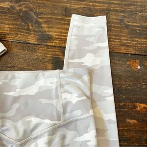 NWT Athleta Elation Camo 7/8 Tight size XS